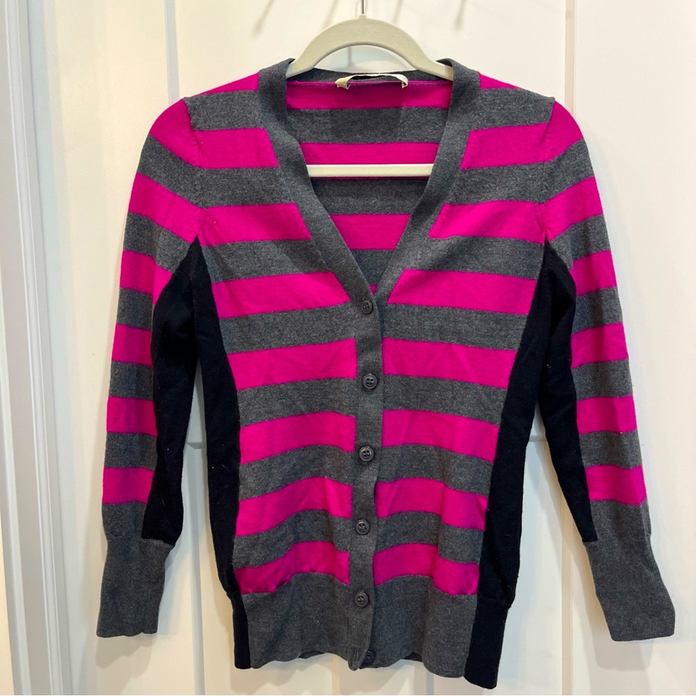 Trina Turk Cardigan Sweater‎ Women’s 100% Marino Wool Gray Magenta Striped
